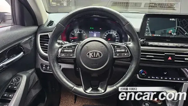 Kia Seltos 2020 — Фото 12/20
