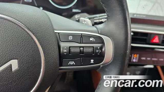 Kia K5 2023 — Şəkil 22/32