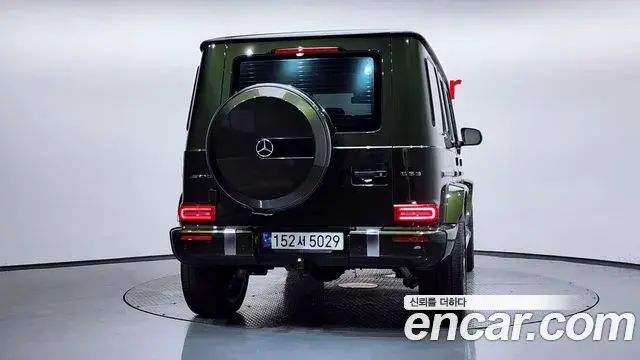 Mercedes-Benz G-Class 2023 — Photo 18/33