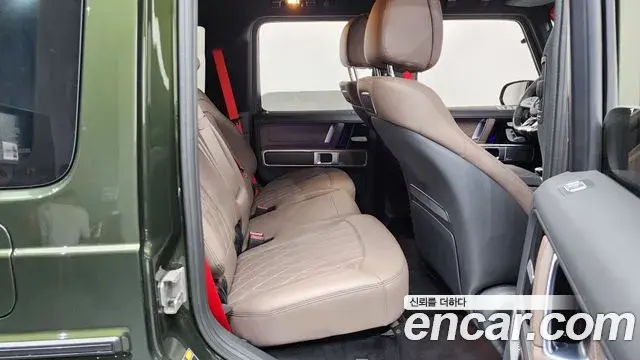 Mercedes-Benz G-Class 2023 — Photo 7/33