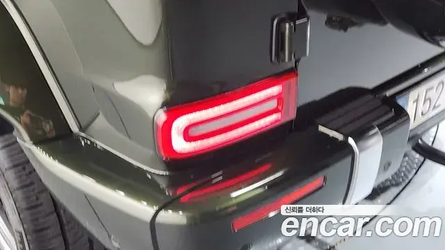 Mercedes-Benz G-Class 2023 — Photo 3/33