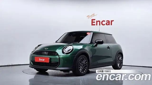 Mini Cooper C 2025 — Photo 1/20