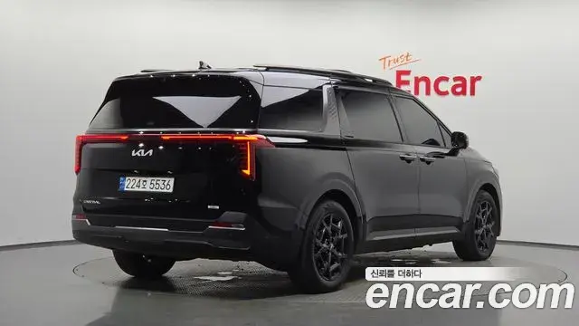 Kia Carnival 2024 — ფოტო 11/39