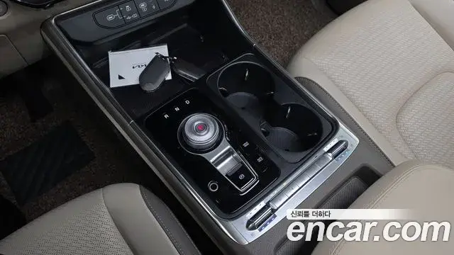 Kia Carnival 2024 — ფოტო 21/39