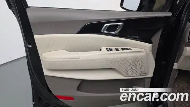 Kia Carnival 2024 — ფოტო 23/39