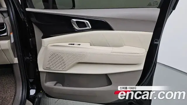 Kia Carnival 2024 — ფოტო 38/39