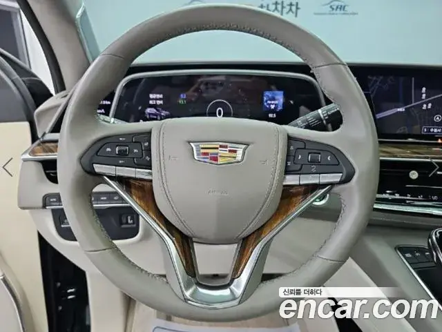 Cadillac Escalade 2021 — Photo 6/12