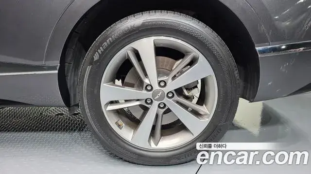 Genesis GV80 2021 — ფოტო 15/35