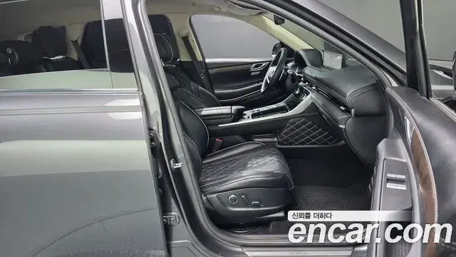 Genesis GV80 2021 — ფოტო 32/35