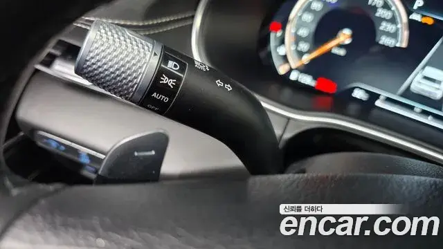 Genesis GV80 2021 — ფოტო 25/35