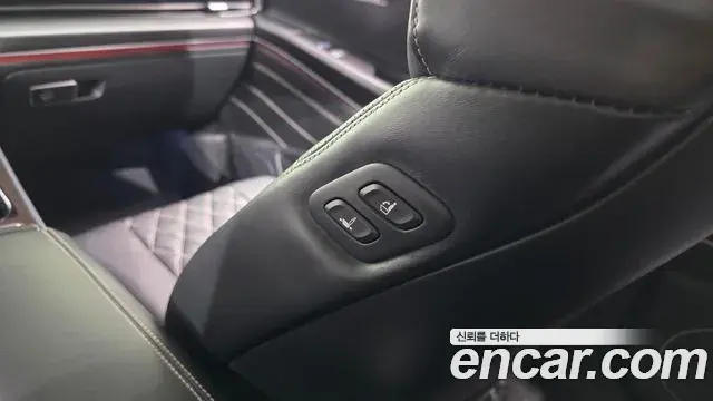 Genesis GV80 2021 — ფოტო 14/35