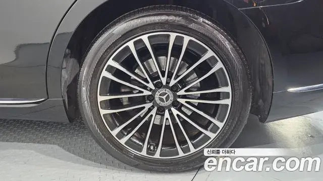 Mercedes-Benz S-Class 2022 — ფოტო 17/33