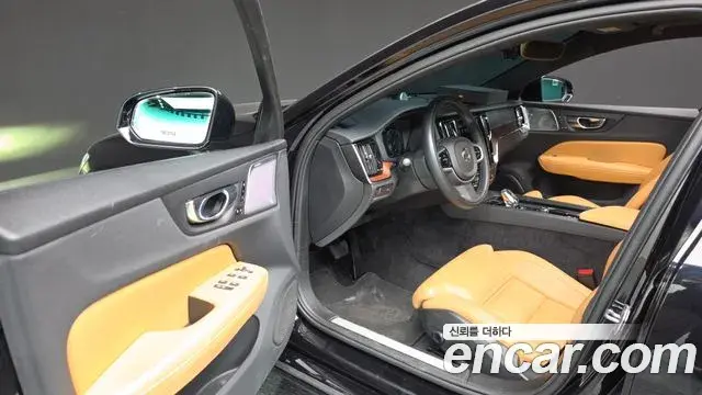Volvo S60 2022 — ფოტო 33/33