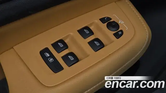Volvo S60 2022 — ფოტო 28/33