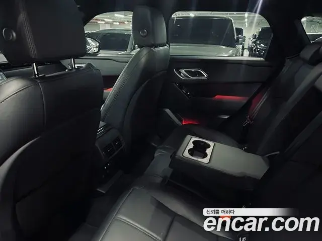 Land Rover Range Rover Velar 2025 — Şəkil 11/20