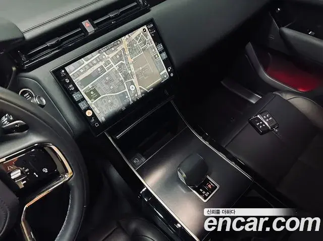 Land Rover Range Rover Velar 2025 — Photo 12/20