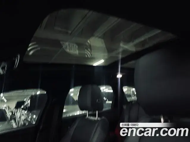 Land Rover Range Rover Velar 2025 — Photo 5/20