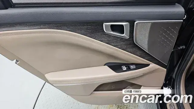 Kia K8 2021 — ფოტო 18/34