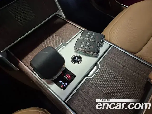 Land Rover Range Rover 2026 — Photo 16/20
