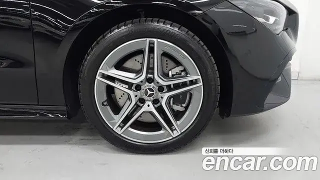 Mercedes-Benz CLA-Class 2025 — Фото 4/17