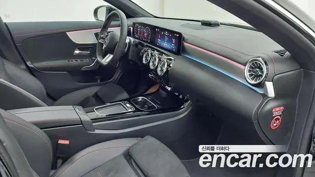 Mercedes-Benz CLA-Class 2025 — Фото 8/17