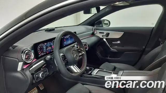 Mercedes-Benz CLA-Class 2025 — Фото 12/17