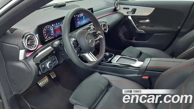 Mercedes-Benz CLA-Class 2025 — Фото 13/17