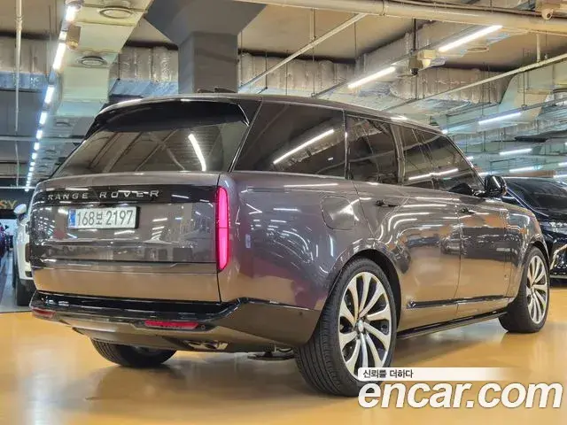 Land Rover Range Rover 2025 — ფოტო 13/20