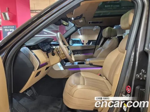 Land Rover Range Rover 2025 — ფოტო 14/20