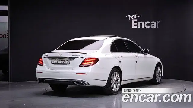 Mercedes-Benz E-Class 2019 — Фото 2/20