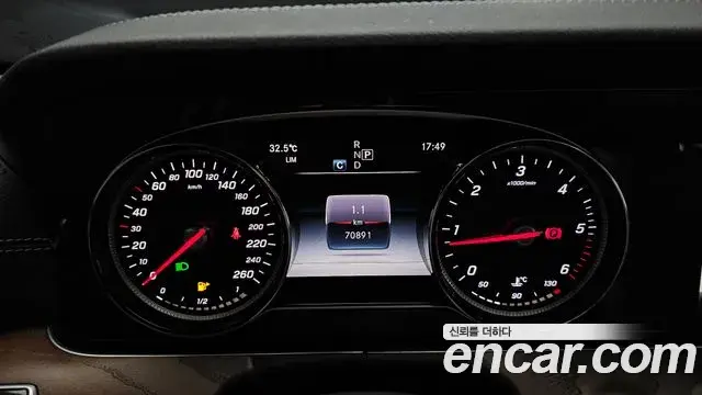 Mercedes-Benz E-Class 2019 — Фото 8/20