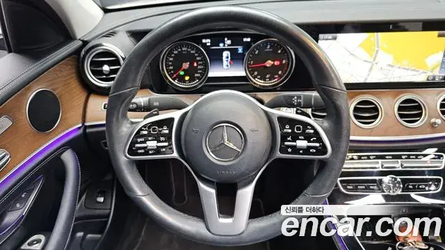 Mercedes-Benz E-Class 2019 — Фото 12/20