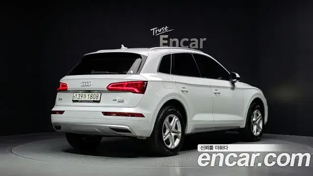 Audi Q5 2020 — Фото 2/20