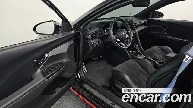 Hyundai Veloster 2021 — Фото 10/20