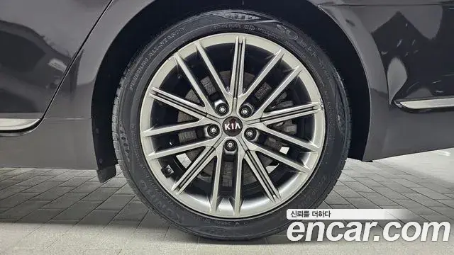 Kia The K9 2020 — ფოტო 30/32