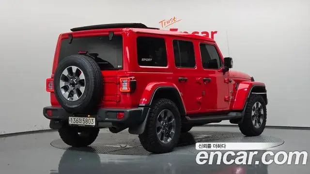Jeep Wrangler 2020 — Фото 2/20