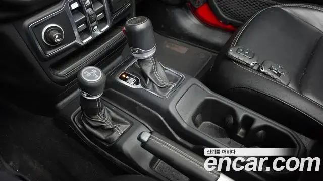 Jeep Wrangler 2020 — Фото 9/20