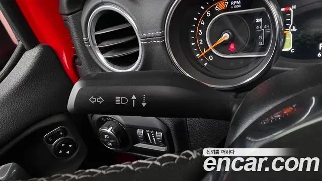 Jeep Wrangler 2020 — Фото 12/20
