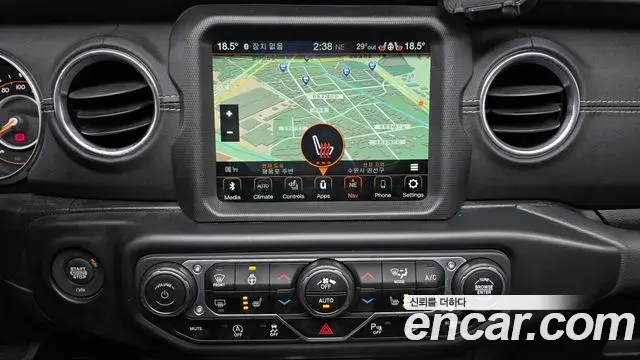 Jeep Wrangler 2020 — Фото 13/20