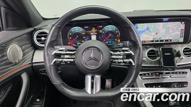 Mercedes-Benz E-Class 2022 — Фото 13/20