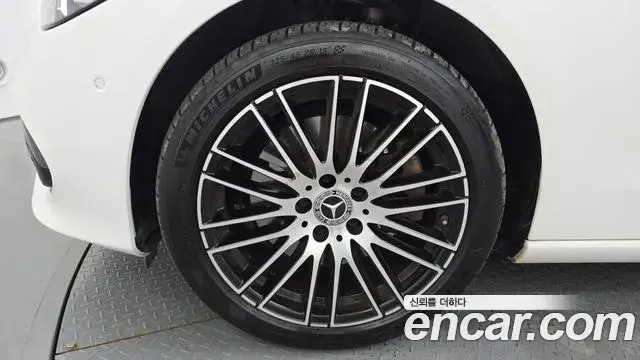 Mercedes-Benz C-Class 2022 — Фото 5/20