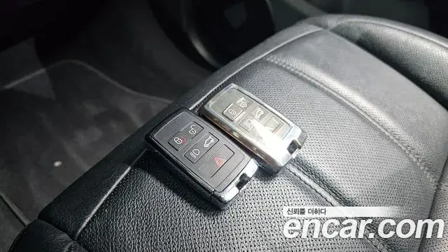 Land Rover Range Rover Evoque 2022 — Фото 16/20