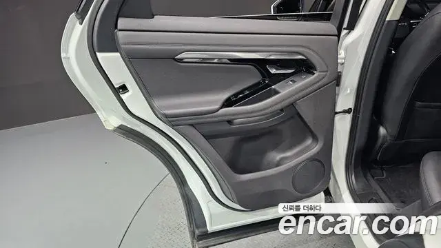 Land Rover Range Rover Evoque 2022 — Photo 28/35
