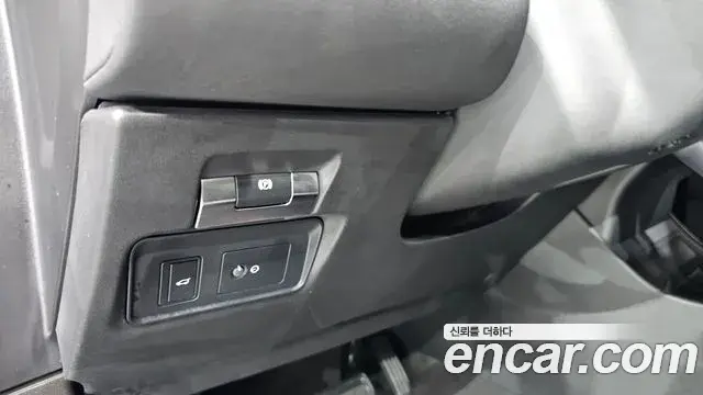 Land Rover Range Rover Evoque 2022 — Photo 29/35