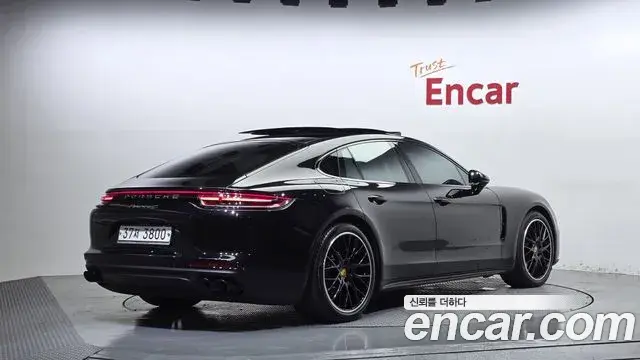 Porsche Panamera 2018 — Фото 1/20