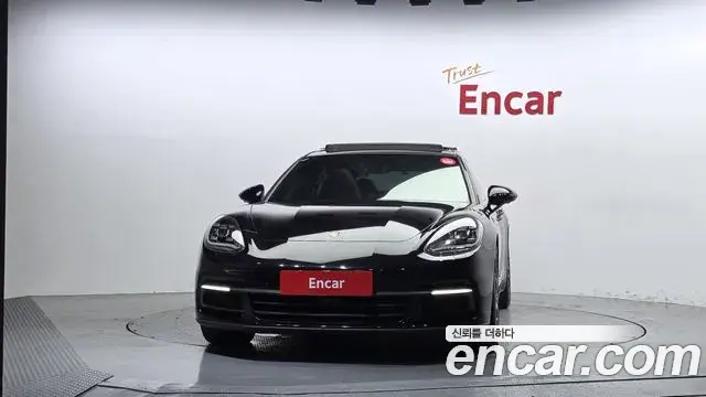 Porsche Panamera 2018 — Фото 2/20