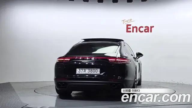 Porsche Panamera 2018 — Фото 3/20