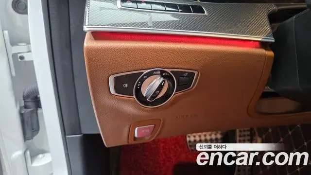 Mercedes-Benz E-Class 2019 — Фото 19/20