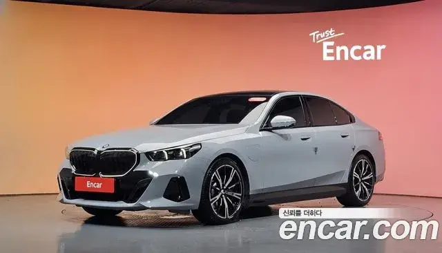 BMW 5 Series 2026 — Фото 1/20