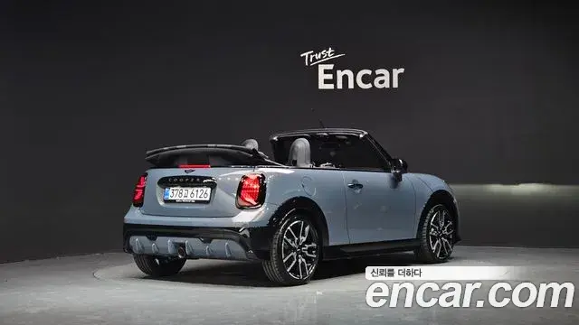 Mini Cooper S Convertible 2026 — Фото 2/20